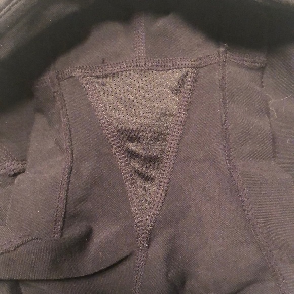 EUC Athleta short 2.5” - Picture 6 of 6